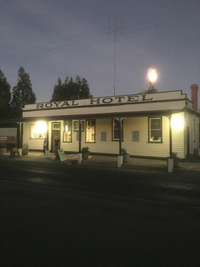 Royal Hotel Snake Valley エクステリア 写真