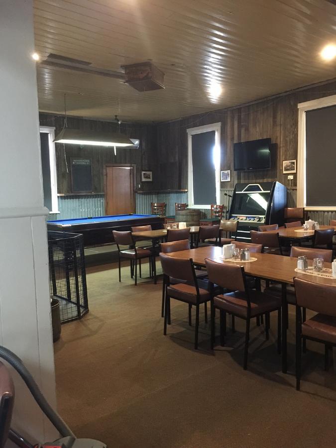 Royal Hotel Snake Valley エクステリア 写真